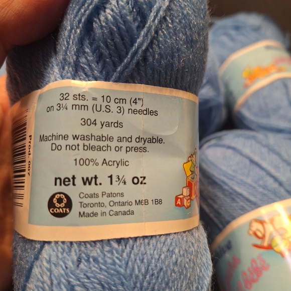 Bundle of 6 skeins, vintage,  NOS, Beehive Blue yarn - Picture 4 of 5